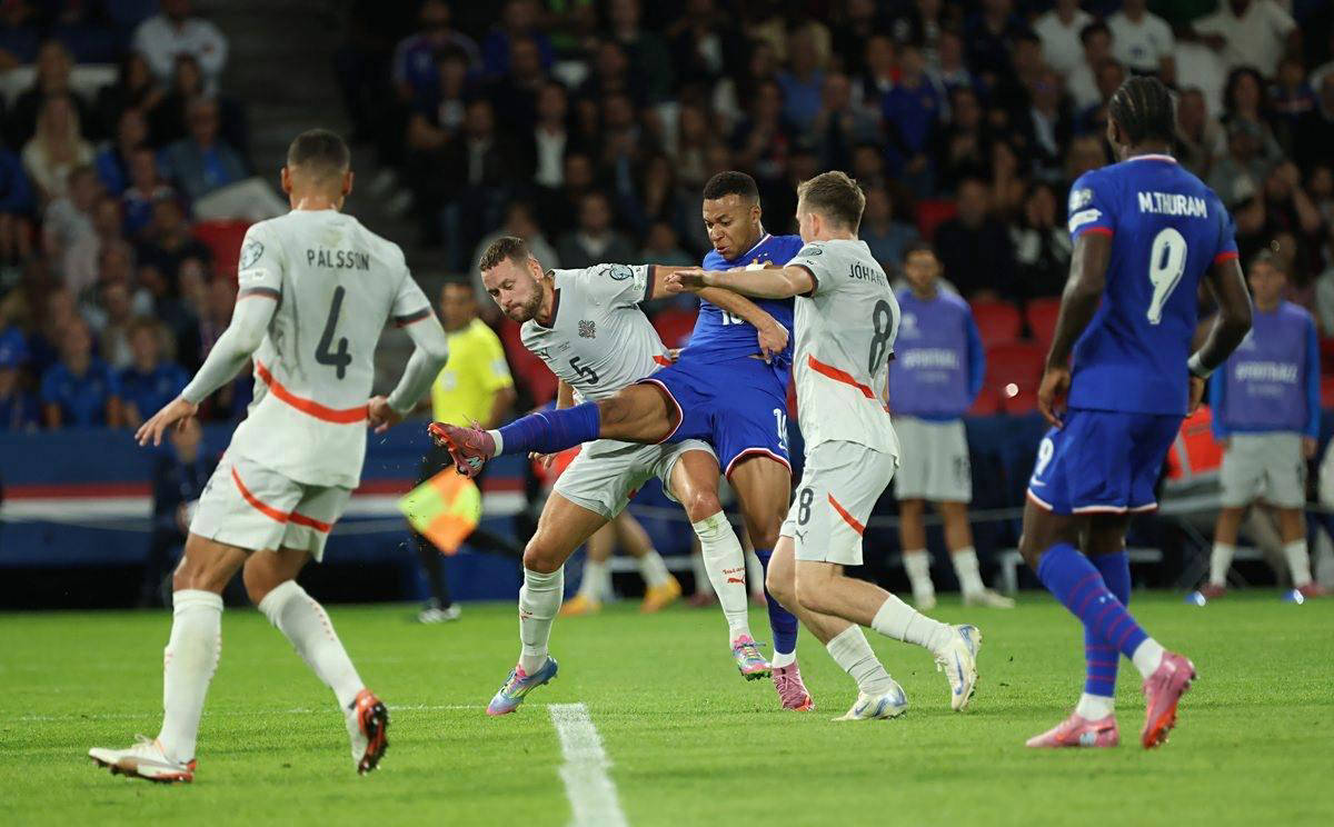 布鲁日后卫：我们差点击败巴萨；亚马尔是我交手过的最佳之一