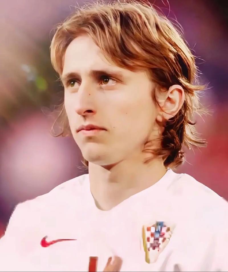 世界杯裁判名单公布，中国裁判再次入选